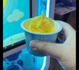 小雪花芝士冰淇淋機自動DIV好玩又好吃！